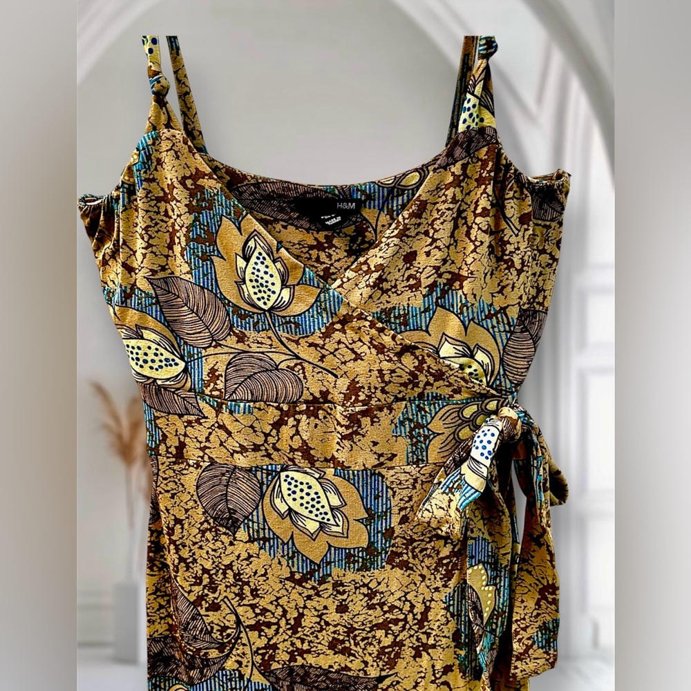 SOLD/RESERVED H&M Faux Wrap Dress - Sage Green W/ Floral, Paisley W Size 6 - Picture 3 of 7